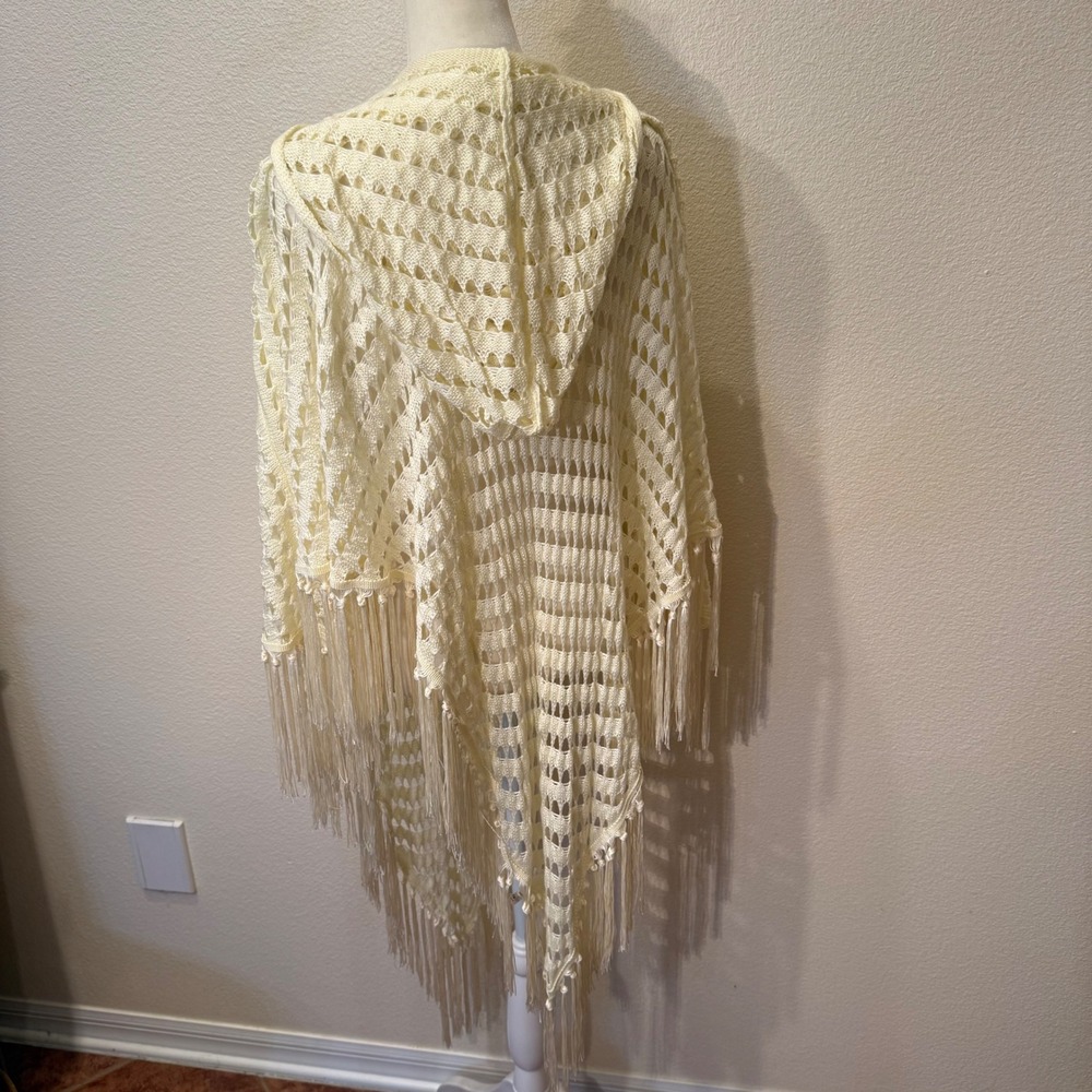 Boho Beachy Fringe Hooded Crochet Poncho Women OS Butter Yellow Knit - Picture 3 of 8
